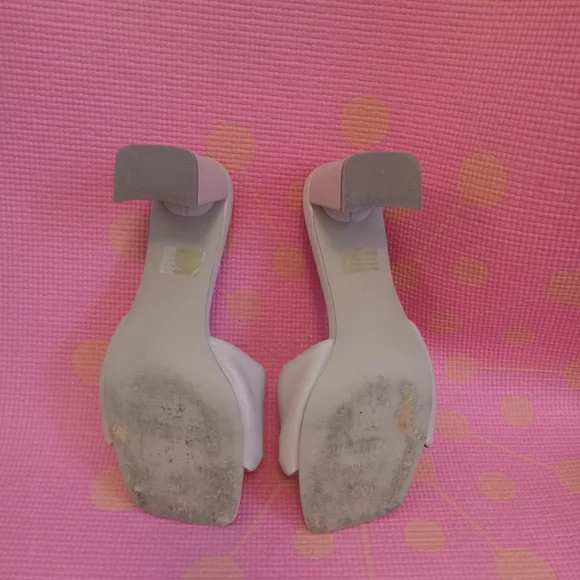 Steve Madden heeled slides! Beautiful neutral color! - Picture 7 of 8